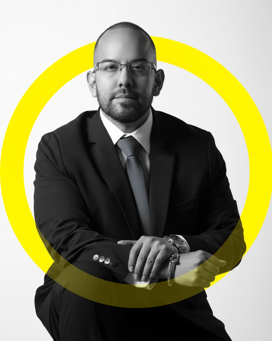 Retrato de Andrés Pacheco, asesor de comunicación estratégica